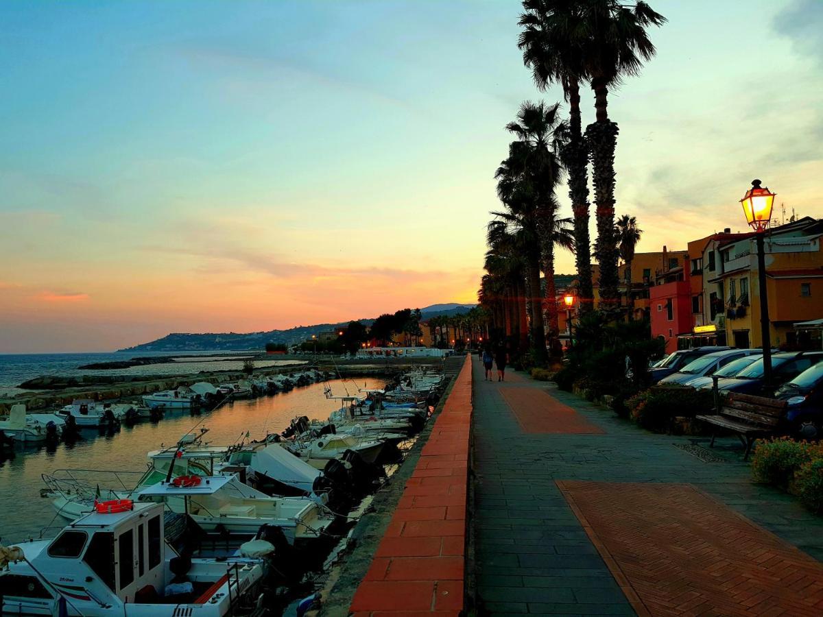 Il Timone Apartment Riva Ligure Luaran gambar